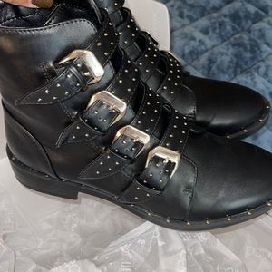 Bar III Black Boot Size 8